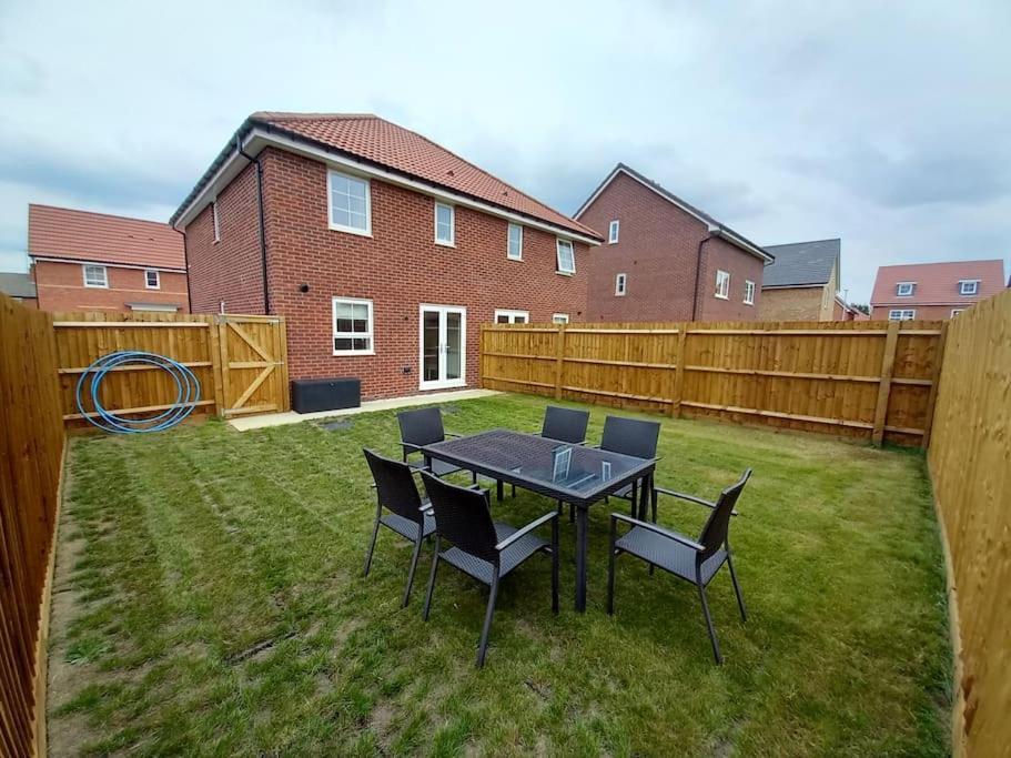 Cozy 3 Bed Sasha House In Beeston Nottingham Villa Kültér fotó